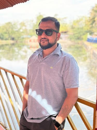 AJAY ASHOK VENGURLEKER